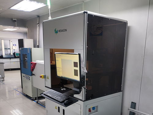 金龍魚工廠,有這樣一臺設(shè)備專門用來檢測瓶體瓶蓋